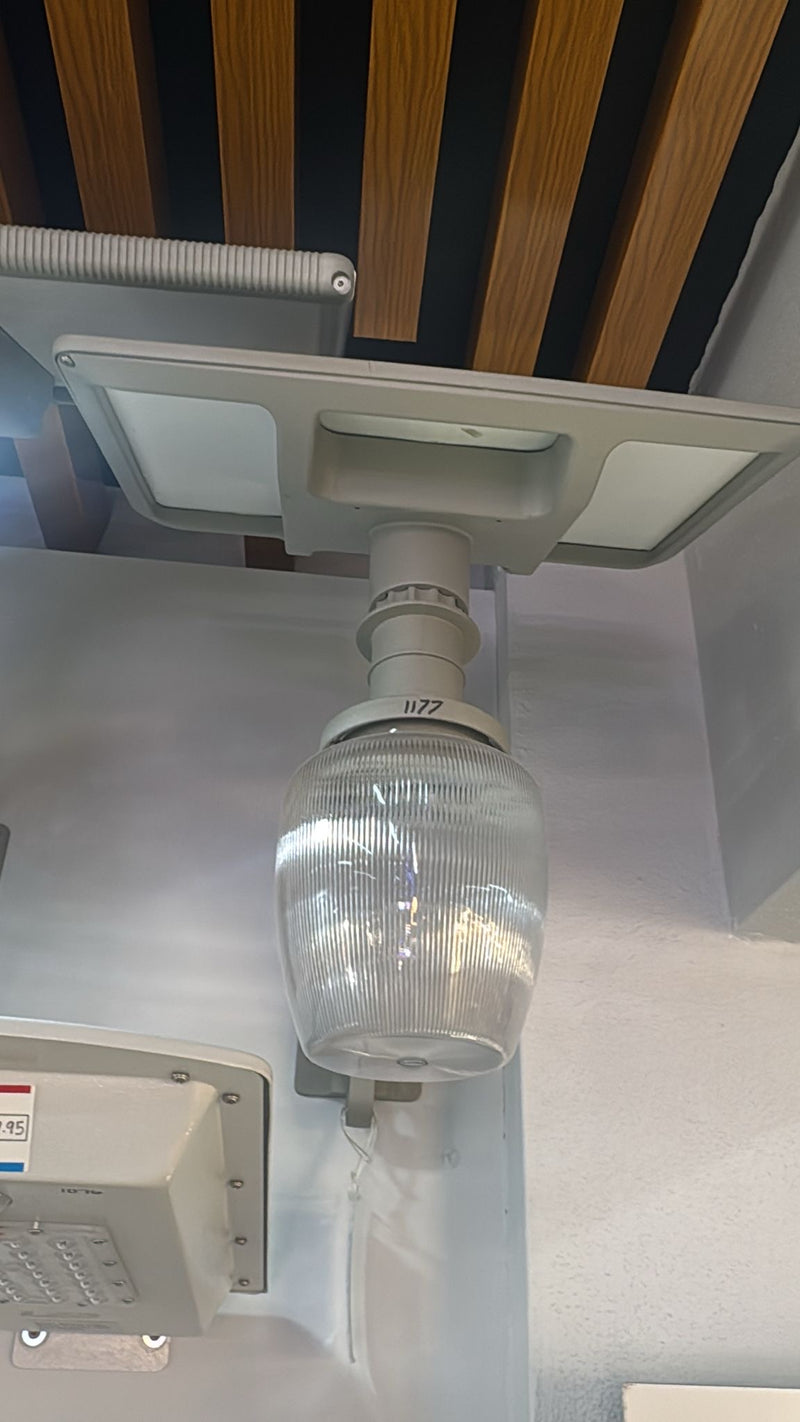 Load image into Gallery viewer, Solar Garden Light #1177
